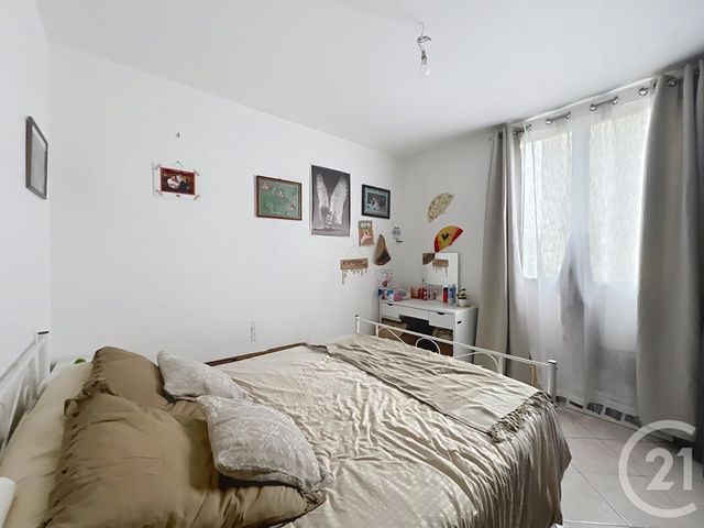 Appartement F4 à vendre - 4 pièces - 76.99 m2 - MONTEREAU FAULT YONNE - 77 - ILE-DE-FRANCE - Century 21 Martinot Immobilier