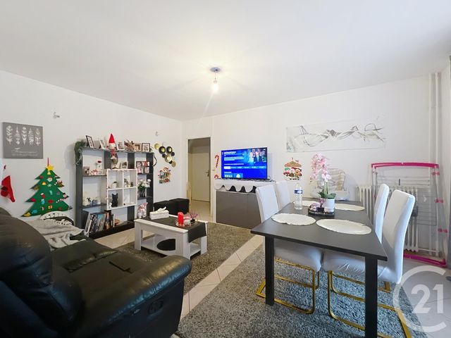 Appartement F4 à vendre - 4 pièces - 76.99 m2 - MONTEREAU FAULT YONNE - 77 - ILE-DE-FRANCE - Century 21 Martinot Immobilier