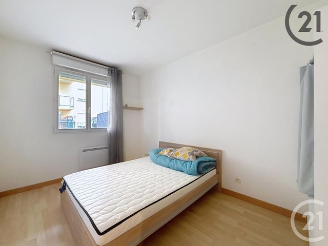 Afficher la photo en grand Appartement à louer - 2 pièces - 44.0 m2 - MONTEREAU FAULT YONNE - 77 - ILE-DE-FRANCE - Century 21 Martinot Immobilier