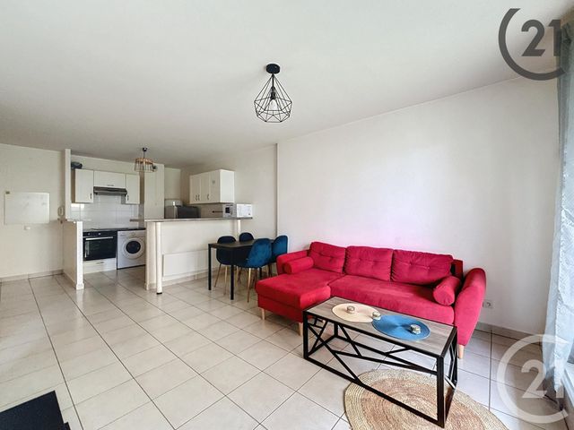 Afficher la photo en grand Appartement à louer - 2 pièces - 44.0 m2 - MONTEREAU FAULT YONNE - 77 - ILE-DE-FRANCE - Century 21 Martinot Immobilier