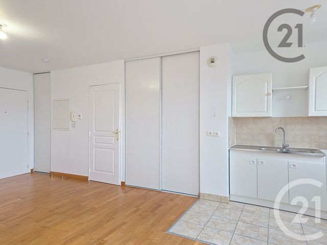 Appartement F2 à louer - 2 pièces - 44.0 m2 - MONTEREAU FAULT YONNE - 77 - ILE-DE-FRANCE - Century 21 Martinot Immobilier