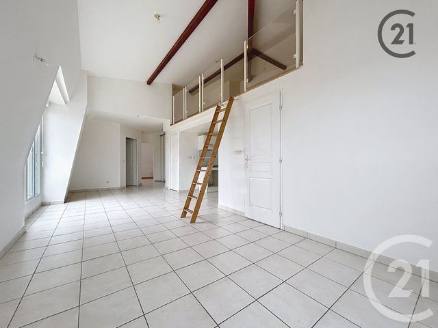 Appartement F3 à vendre - 3 pièces - 63.31 m2 - MONTEREAU FAULT YONNE - 77 - ILE-DE-FRANCE - Century 21 Martinot Immobilier