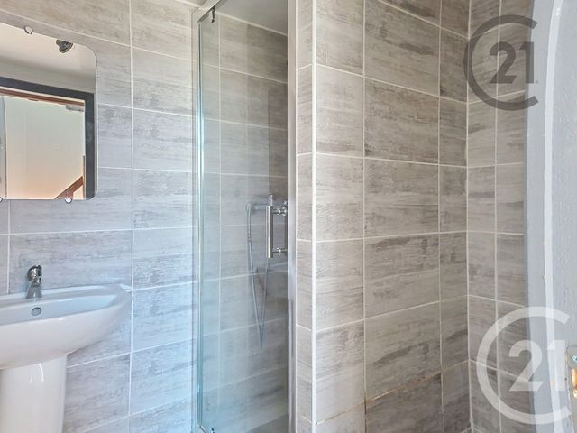 Appartement F1 à louer - 1 pièce - 21.0 m2 - MONTEREAU FAULT YONNE - 77 - ILE-DE-FRANCE - Century 21 Martinot Immobilier