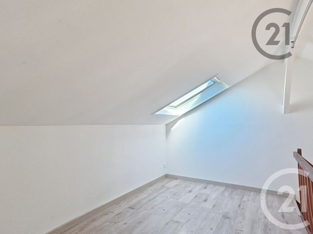 Appartement F1 à louer - 1 pièce - 21.0 m2 - MONTEREAU FAULT YONNE - 77 - ILE-DE-FRANCE - Century 21 Martinot Immobilier