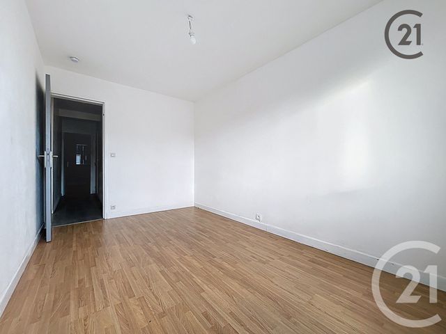 Appartement F4 à vendre - 4 pièces - 100.89 m2 - MONTEREAU FAULT YONNE - 77 - ILE-DE-FRANCE - Century 21 Martinot Immobilier