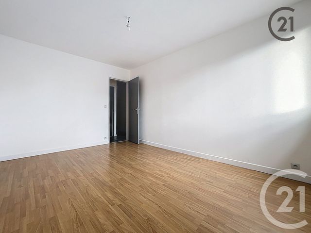 Appartement F4 à vendre - 4 pièces - 100.89 m2 - MONTEREAU FAULT YONNE - 77 - ILE-DE-FRANCE - Century 21 Martinot Immobilier
