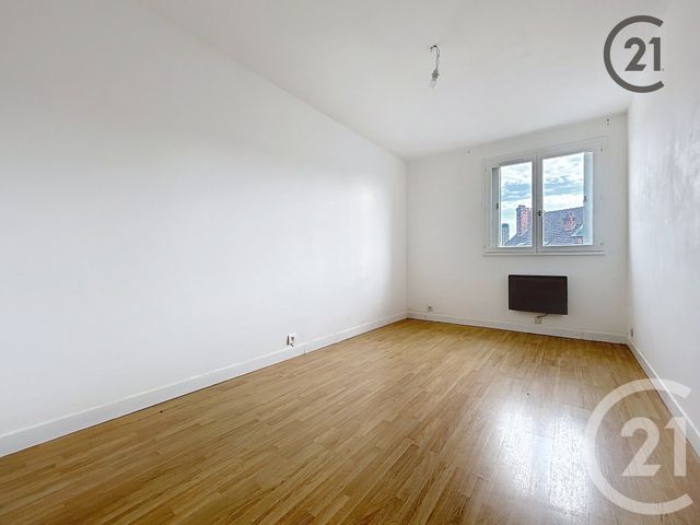 Appartement F4 à vendre - 4 pièces - 100.89 m2 - MONTEREAU FAULT YONNE - 77 - ILE-DE-FRANCE - Century 21 Martinot Immobilier