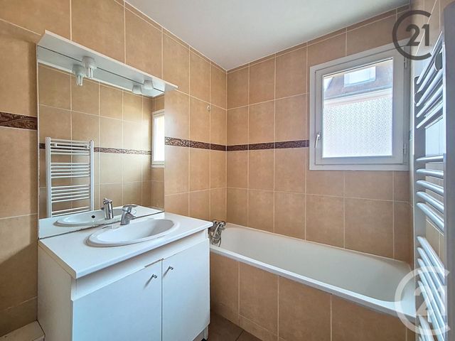 Appartement F4 à louer - 4 pièces - 89.0 m2 - MONTEREAU FAULT YONNE - 77 - ILE-DE-FRANCE - Century 21 Martinot Immobilier