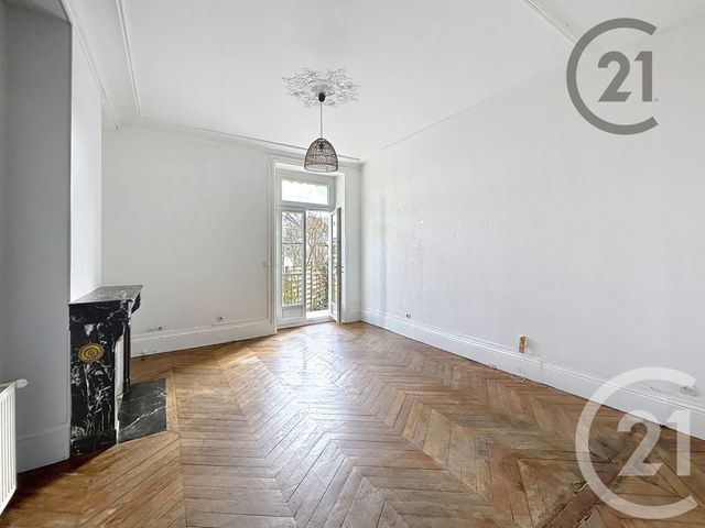 Appartement à louer - 2 pièces - 60.0 m2 - MONTEREAU FAULT YONNE - 77 - ILE-DE-FRANCE - Century 21 Martinot Immobilier