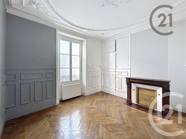 Appartement à louer - 2 pièces - 60.0 m2 - MONTEREAU FAULT YONNE - 77 - ILE-DE-FRANCE - Century 21 Martinot Immobilier