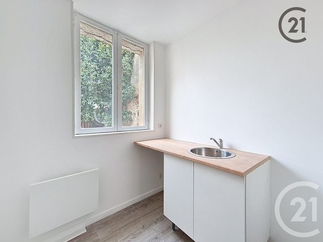 Appartement F2 à louer - 2 pièces - 43.21 m2 - MONTEREAU FAULT YONNE - 77 - ILE-DE-FRANCE - Century 21 Martinot Immobilier