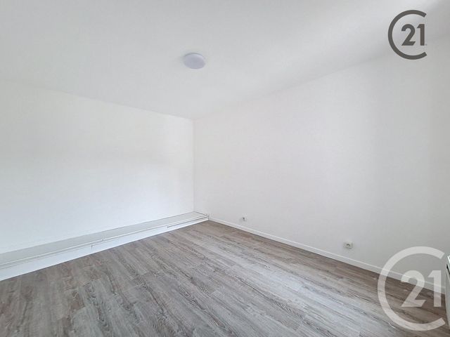 Appartement F2 à louer - 2 pièces - 43.21 m2 - MONTEREAU FAULT YONNE - 77 - ILE-DE-FRANCE - Century 21 Martinot Immobilier
