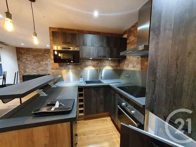 Appartement F2 à louer - 2 pièces - 41.0 m2 - MONTEREAU FAULT YONNE - 77 - ILE-DE-FRANCE - Century 21 Martinot Immobilier