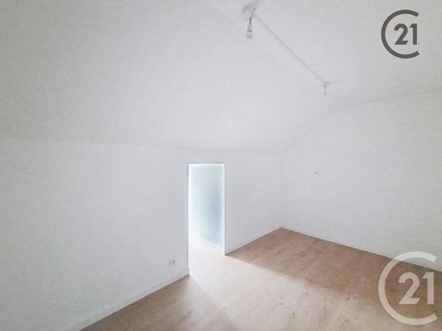 Appartement F2 à louer - 2 pièces - 48.93 m2 - MONTEREAU FAULT YONNE - 77 - ILE-DE-FRANCE - Century 21 Martinot Immobilier