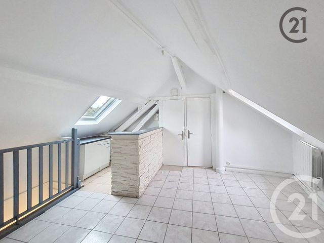 Appartement F1 à louer - 1 pièce - 16.35 m2 - MONTEREAU FAULT YONNE - 77 - ILE-DE-FRANCE - Century 21 Martinot Immobilier