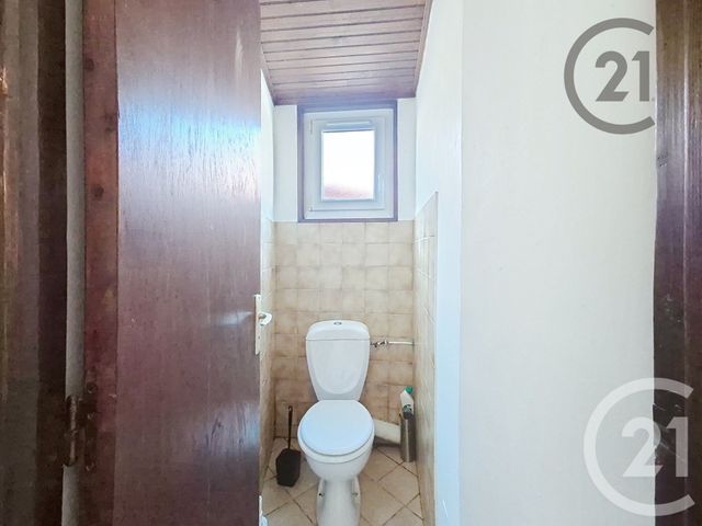 Appartement à louer - 3 pièces - 52.0 m2 - MONTEREAU FAULT YONNE - 77 - ILE-DE-FRANCE - Century 21 Martinot Immobilier