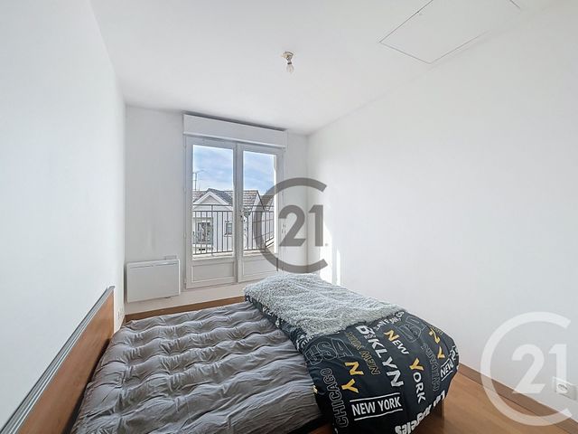 Appartement F3 à vendre - 3 pièces - 56.02 m2 - MONTEREAU FAULT YONNE - 77 - ILE-DE-FRANCE - Century 21 Martinot Immobilier