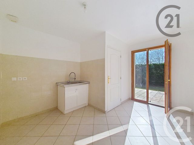 maison à louer - 4 pièces - 89.16 m2 - MONTEREAU FAULT YONNE - 77 - ILE-DE-FRANCE - Century 21 Martinot Immobilier