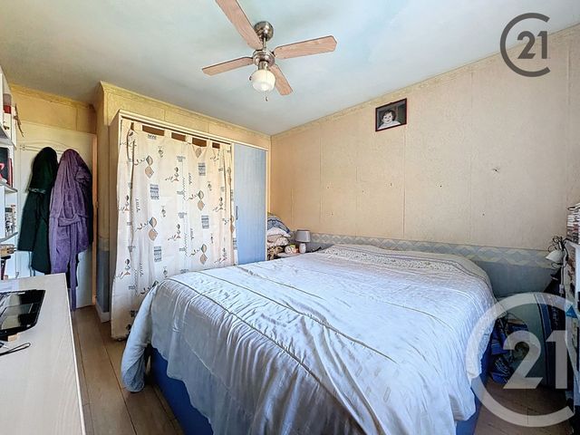 maison à vendre - 3 pièces - 73.64 m2 - VILLENEUVE LA GUYARD - 89 - BOURGOGNE - Century 21 Martinot Immobilier