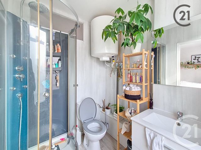 Appartement F1 à louer - 2 pièces - 32.77 m2 - MONTEREAU FAULT YONNE - 77 - ILE-DE-FRANCE - Century 21 Martinot Immobilier