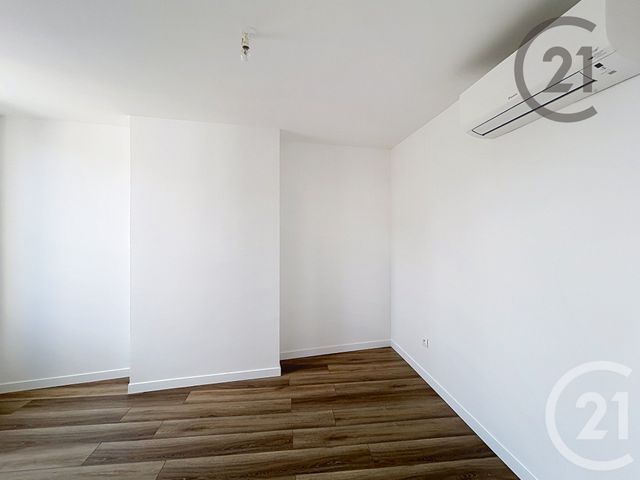 Appartement F3 à louer - 3 pièces - 46.0 m2 - MONTEREAU FAULT YONNE - 77 - ILE-DE-FRANCE - Century 21 Martinot Immobilier