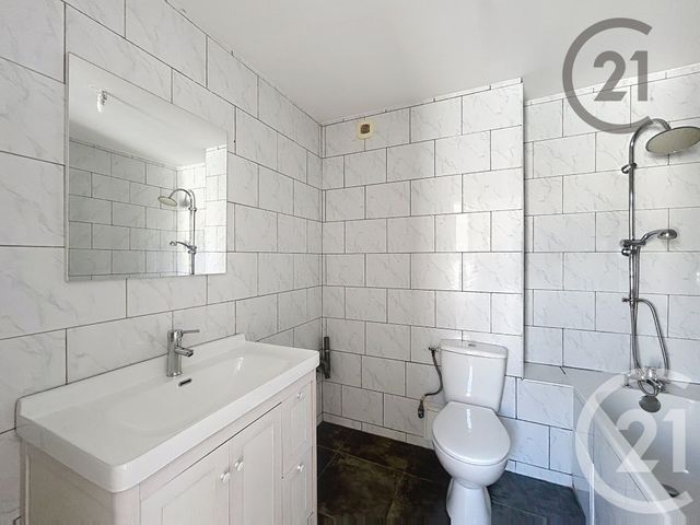 Appartement F3 à louer - 3 pièces - 46.0 m2 - MONTEREAU FAULT YONNE - 77 - ILE-DE-FRANCE - Century 21 Martinot Immobilier