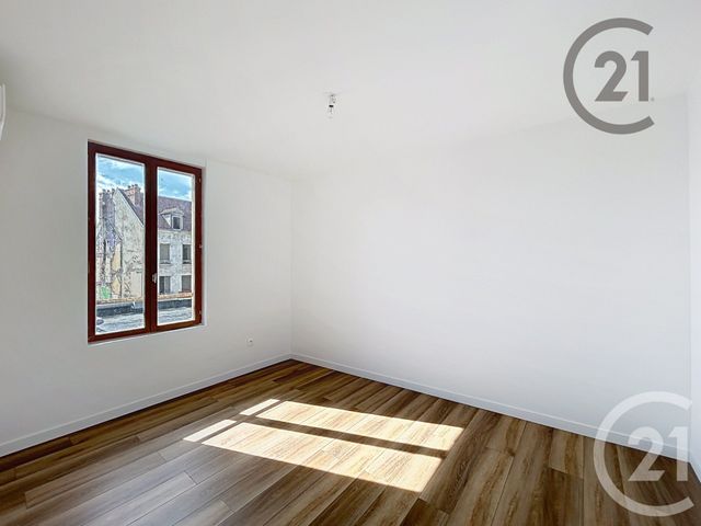 Appartement F3 à louer - 3 pièces - 46.0 m2 - MONTEREAU FAULT YONNE - 77 - ILE-DE-FRANCE - Century 21 Martinot Immobilier