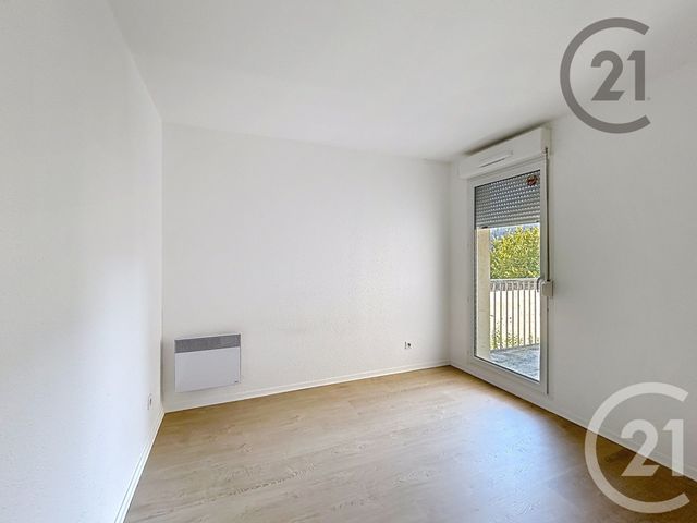 Appartement F2 à louer - 2 pièces - 50.7 m2 - MONTEREAU FAULT YONNE - 77 - ILE-DE-FRANCE - Century 21 Martinot Immobilier