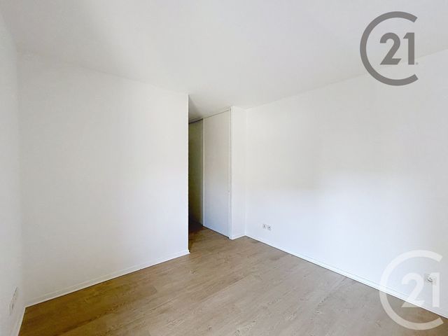 Appartement F2 à louer - 2 pièces - 50.7 m2 - MONTEREAU FAULT YONNE - 77 - ILE-DE-FRANCE - Century 21 Martinot Immobilier