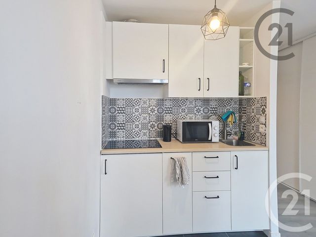 Appartement Studio à louer - 1 pièce - 27.0 m2 - MONTEREAU FAULT YONNE - 77 - ILE-DE-FRANCE - Century 21 Martinot Immobilier