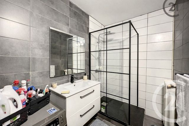 Appartement F3 à vendre - 3 pièces - 62.2 m2 - MONTEREAU FAULT YONNE - 77 - ILE-DE-FRANCE - Century 21 Martinot Immobilier