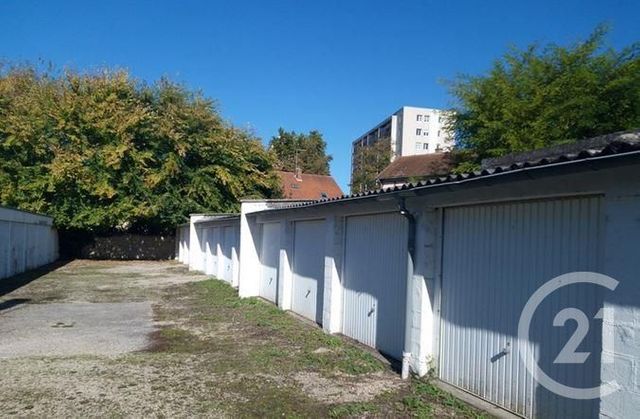 Parking à louer MONTEREAU FAULT YONNE