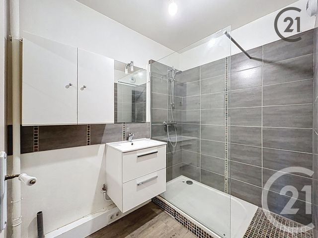 Appartement F3 à vendre - 3 pièces - 67.23 m2 - MONTEREAU FAULT YONNE - 77 - ILE-DE-FRANCE - Century 21 Martinot Immobilier