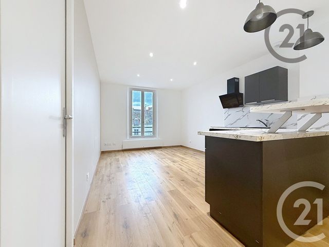 Appartement F3 à louer - 3 pièces - 48.26 m2 - MONTEREAU FAULT YONNE - 77 - ILE-DE-FRANCE - Century 21 Martinot Immobilier