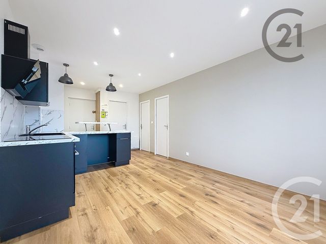 Appartement F3 à louer - 3 pièces - 48.26 m2 - MONTEREAU FAULT YONNE - 77 - ILE-DE-FRANCE - Century 21 Martinot Immobilier