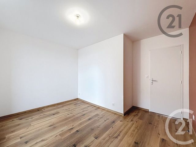 Appartement F3 à louer - 3 pièces - 48.26 m2 - MONTEREAU FAULT YONNE - 77 - ILE-DE-FRANCE - Century 21 Martinot Immobilier