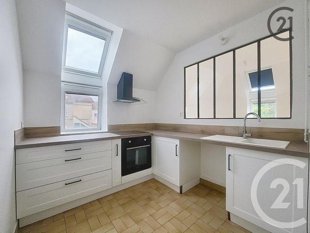Appartement F4 à louer - 4 pièces - 86.25 m2 - MONTEREAU FAULT YONNE - 77 - ILE-DE-FRANCE - Century 21 Martinot Immobilier