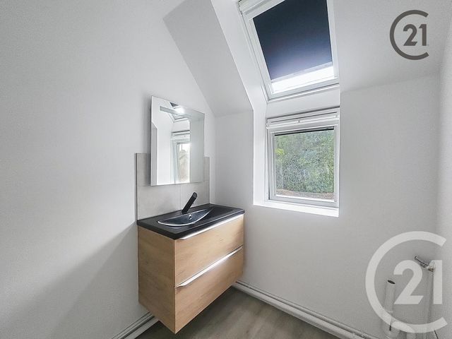 Appartement F4 à louer - 4 pièces - 86.25 m2 - MONTEREAU FAULT YONNE - 77 - ILE-DE-FRANCE - Century 21 Martinot Immobilier