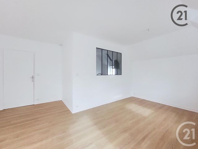 Appartement F4 à louer - 4 pièces - 86.25 m2 - MONTEREAU FAULT YONNE - 77 - ILE-DE-FRANCE - Century 21 Martinot Immobilier