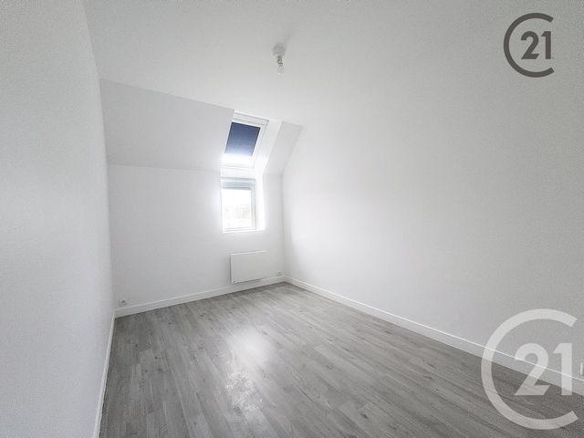 Appartement F4 à louer - 4 pièces - 86.25 m2 - MONTEREAU FAULT YONNE - 77 - ILE-DE-FRANCE - Century 21 Martinot Immobilier