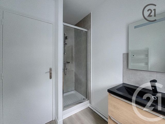 Appartement F4 à louer - 4 pièces - 86.25 m2 - MONTEREAU FAULT YONNE - 77 - ILE-DE-FRANCE - Century 21 Martinot Immobilier