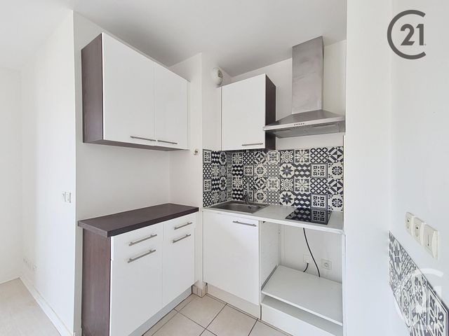 Appartement F2 à louer - 2 pièces - 43.65 m2 - MONTEREAU FAULT YONNE - 77 - ILE-DE-FRANCE - Century 21 Martinot Immobilier