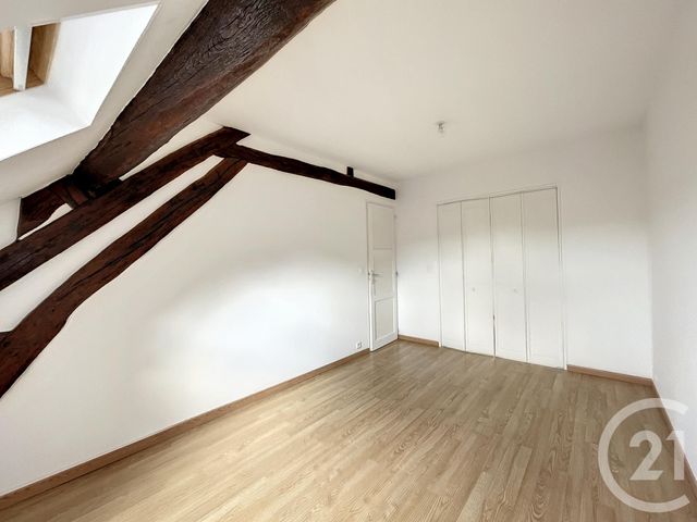 Appartement F2 à louer - 2 pièces - 42.0 m2 - MONTEREAU FAULT YONNE - 77 - ILE-DE-FRANCE - Century 21 Martinot Immobilier