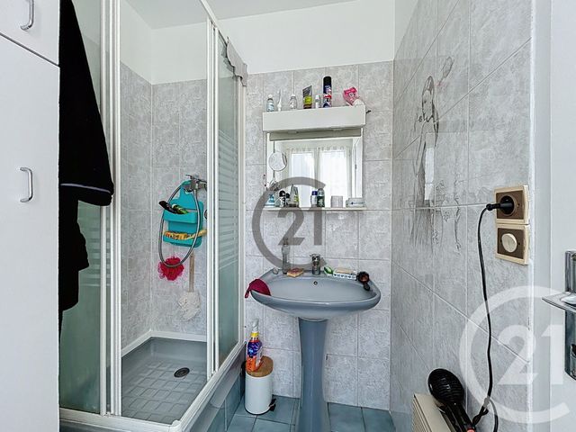 Appartement F2 bis à vendre - 3 pièces - 48.78 m2 - MONTEREAU FAULT YONNE - 77 - ILE-DE-FRANCE - Century 21 Martinot Immobilier