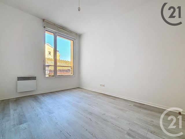 Appartement F2 à louer - 2 pièces - 43.0 m2 - MONTEREAU FAULT YONNE - 77 - ILE-DE-FRANCE - Century 21 Martinot Immobilier