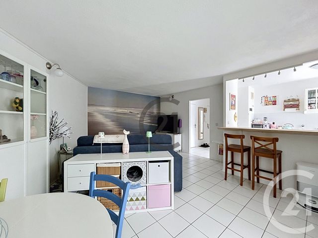 Appartement F3 à vendre - 3 pièces - 64.0 m2 - MONTEREAU FAULT YONNE - 77 - ILE-DE-FRANCE - Century 21 Martinot Immobilier