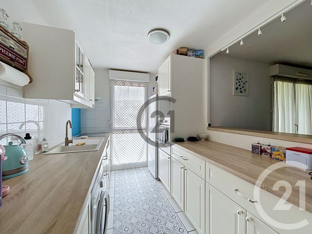 Appartement F3 à vendre - 3 pièces - 64.0 m2 - MONTEREAU FAULT YONNE - 77 - ILE-DE-FRANCE - Century 21 Martinot Immobilier