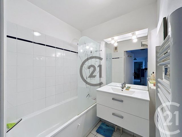 Appartement F3 à vendre - 3 pièces - 64.0 m2 - MONTEREAU FAULT YONNE - 77 - ILE-DE-FRANCE - Century 21 Martinot Immobilier