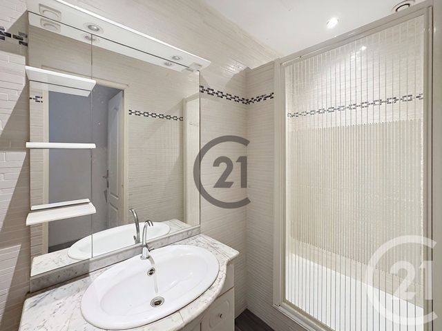 Appartement F2 à vendre - 2 pièces - 44.0 m2 - MONTEREAU FAULT YONNE - 77 - ILE-DE-FRANCE - Century 21 Martinot Immobilier