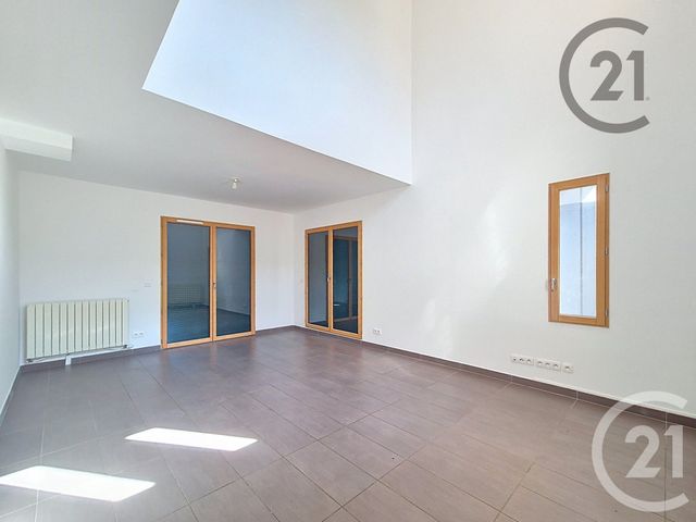 maison à louer - 4 pièces - 114.96 m2 - MONTEREAU FAULT YONNE - 77 - ILE-DE-FRANCE - Century 21 Martinot Immobilier